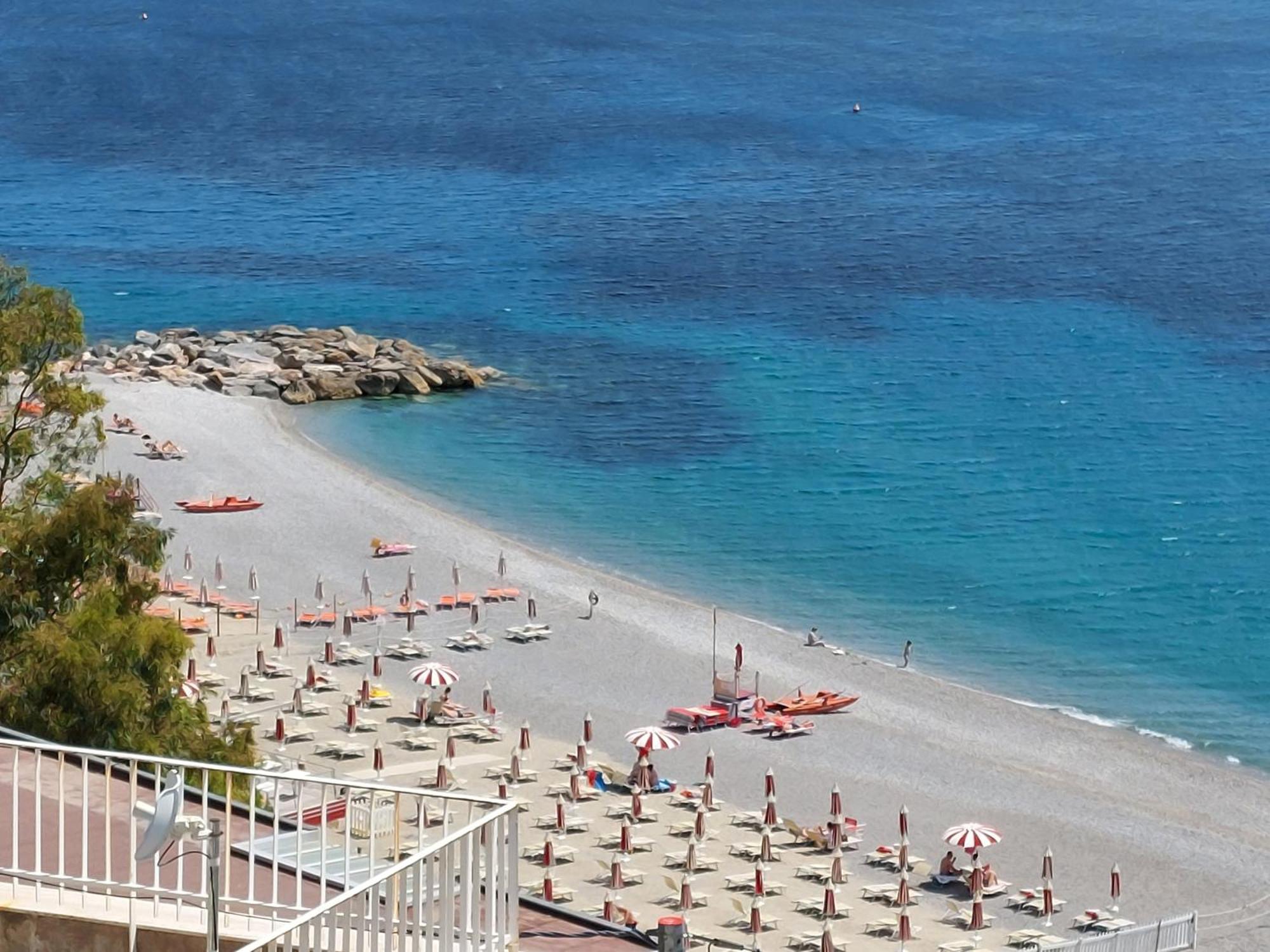 Una Finestra Sul Mare Home 1 بيرغيجي المظهر الخارجي الصورة
